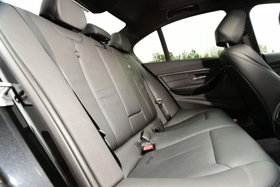 Интерьер Alpina D3 Bi-Turbo Limousine (F30) 2013 года  (UK) (фото 4 из 14)